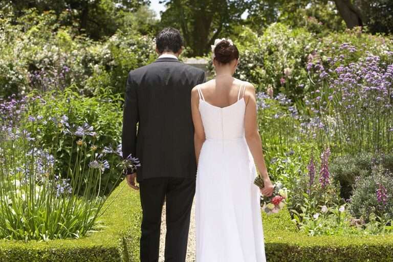 Three Big Factors To Consider When Trying To Trim Wedding Costs